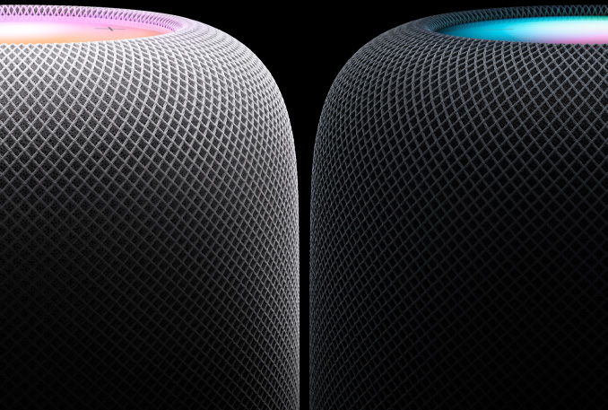 Bir Beyaz ve bir Gece Yarısı renginde HomePod yan yana gösteriliyor