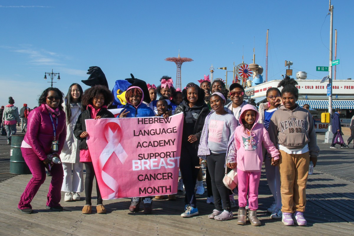 Brooklyn, NY : “Making Strides Against Breast Cancer Walk” on Oct 27, 2024. Photo by Erica Price